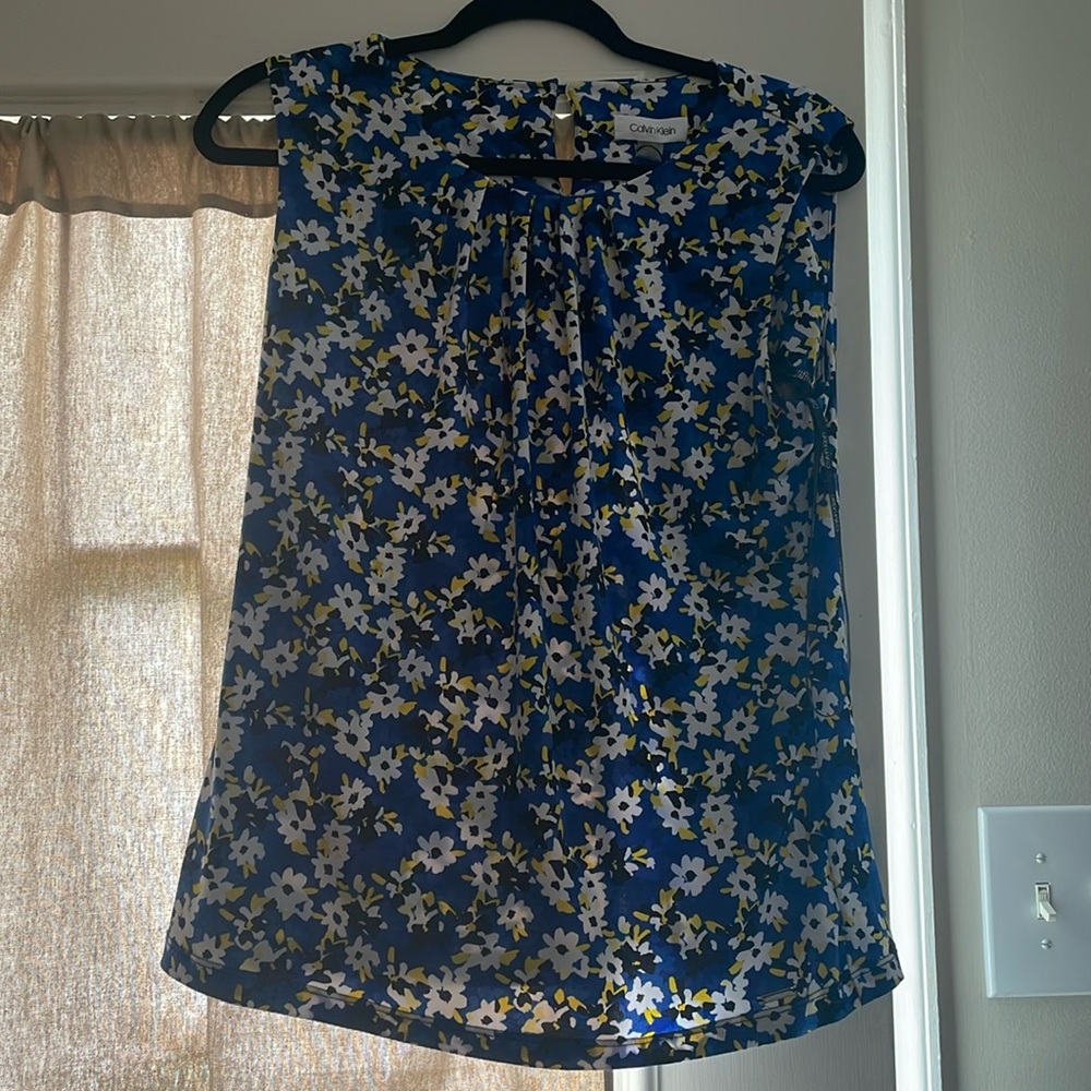 Sleeveless top